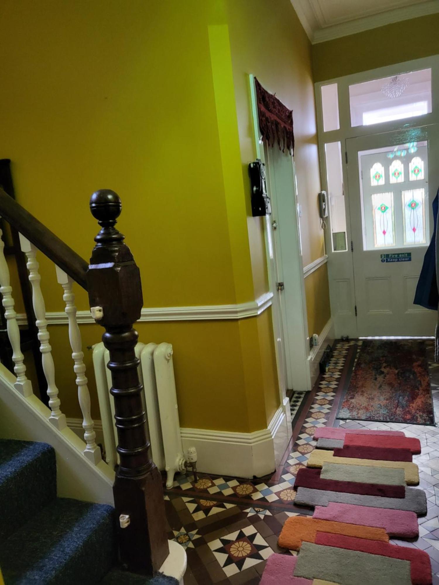 Haya Guest House Oldbury  Εξωτερικό φωτογραφία