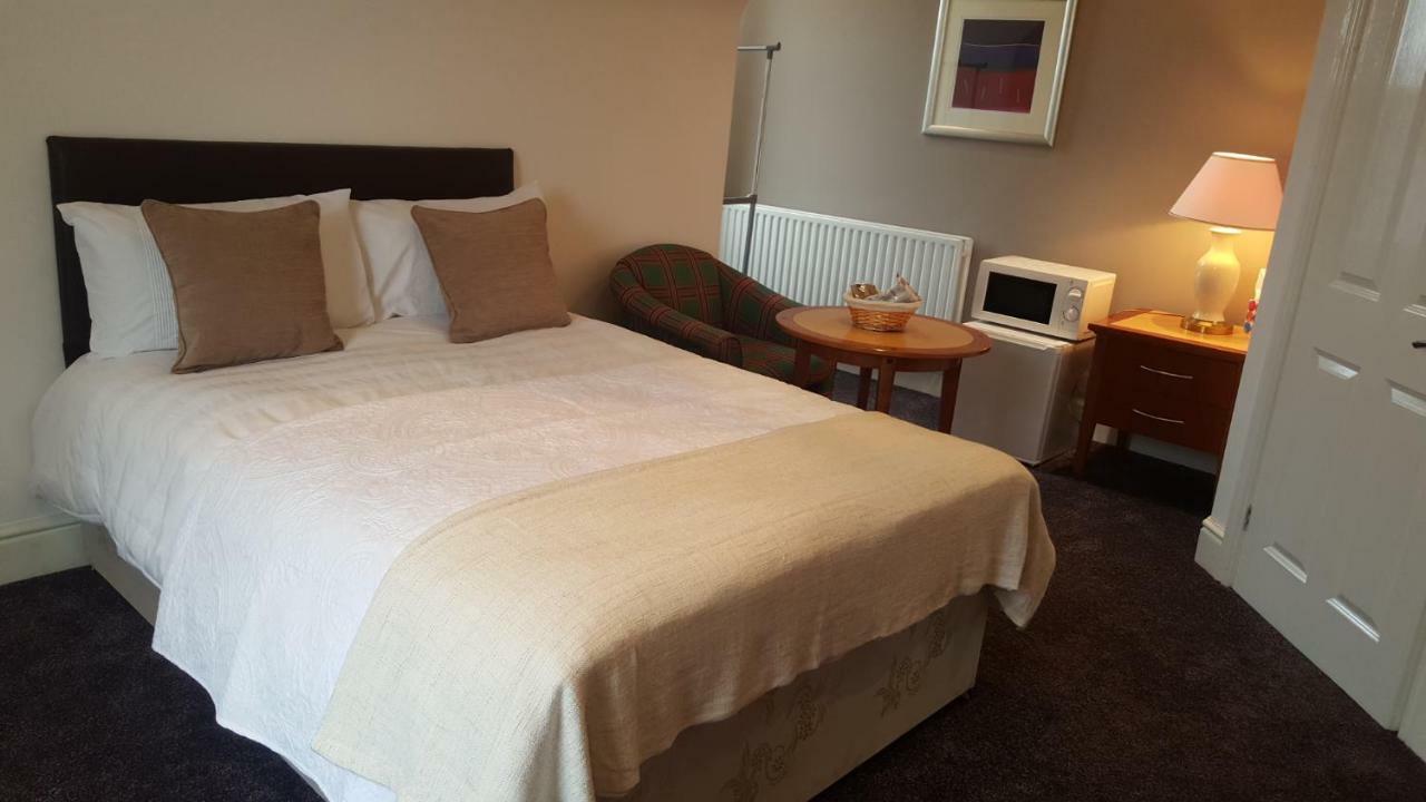Haya Guest House Oldbury  Εξωτερικό φωτογραφία