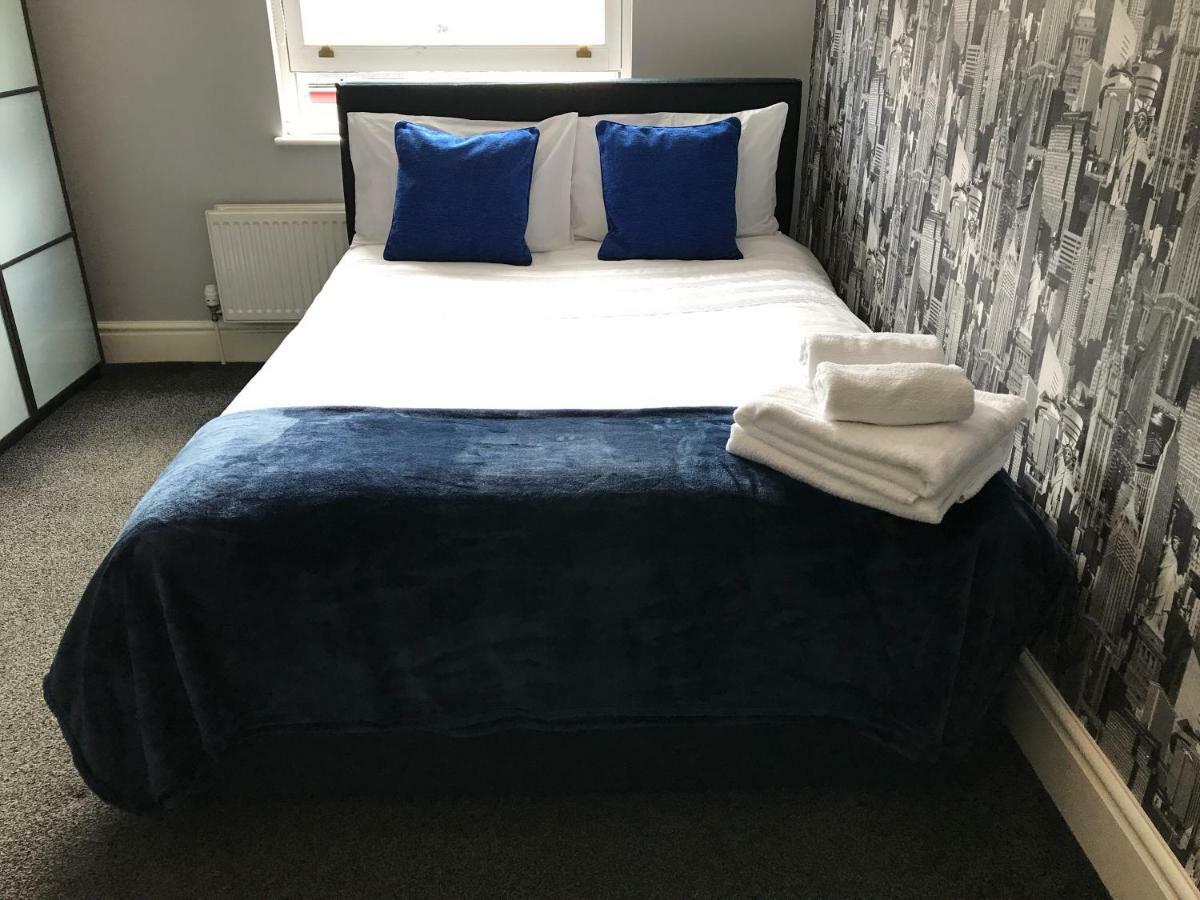 Haya Guest House Oldbury  Εξωτερικό φωτογραφία
